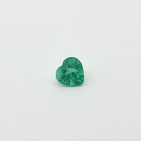 0.88 ct Heart Green Natural Emerald