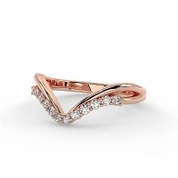 Split V-Shaped Claw Set Wedding Ring