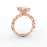 Cara 4 Claws with Emerald and Round Diamonds on Band