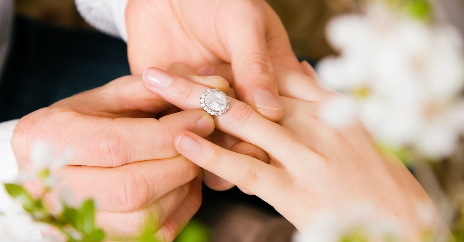 7 Things to Know Before Buying an Engagement Ring