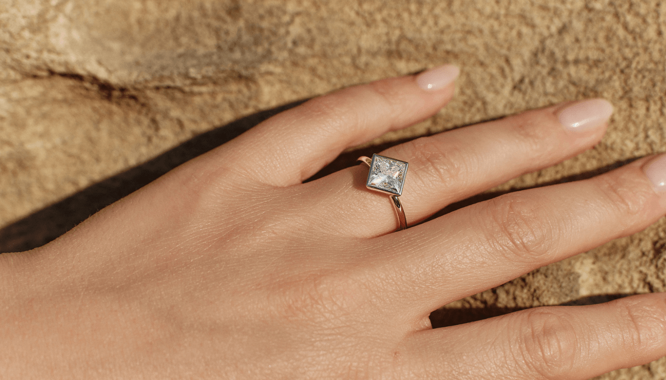How to Take a Photo of Your Engagement Ring: Tips and Inspiration