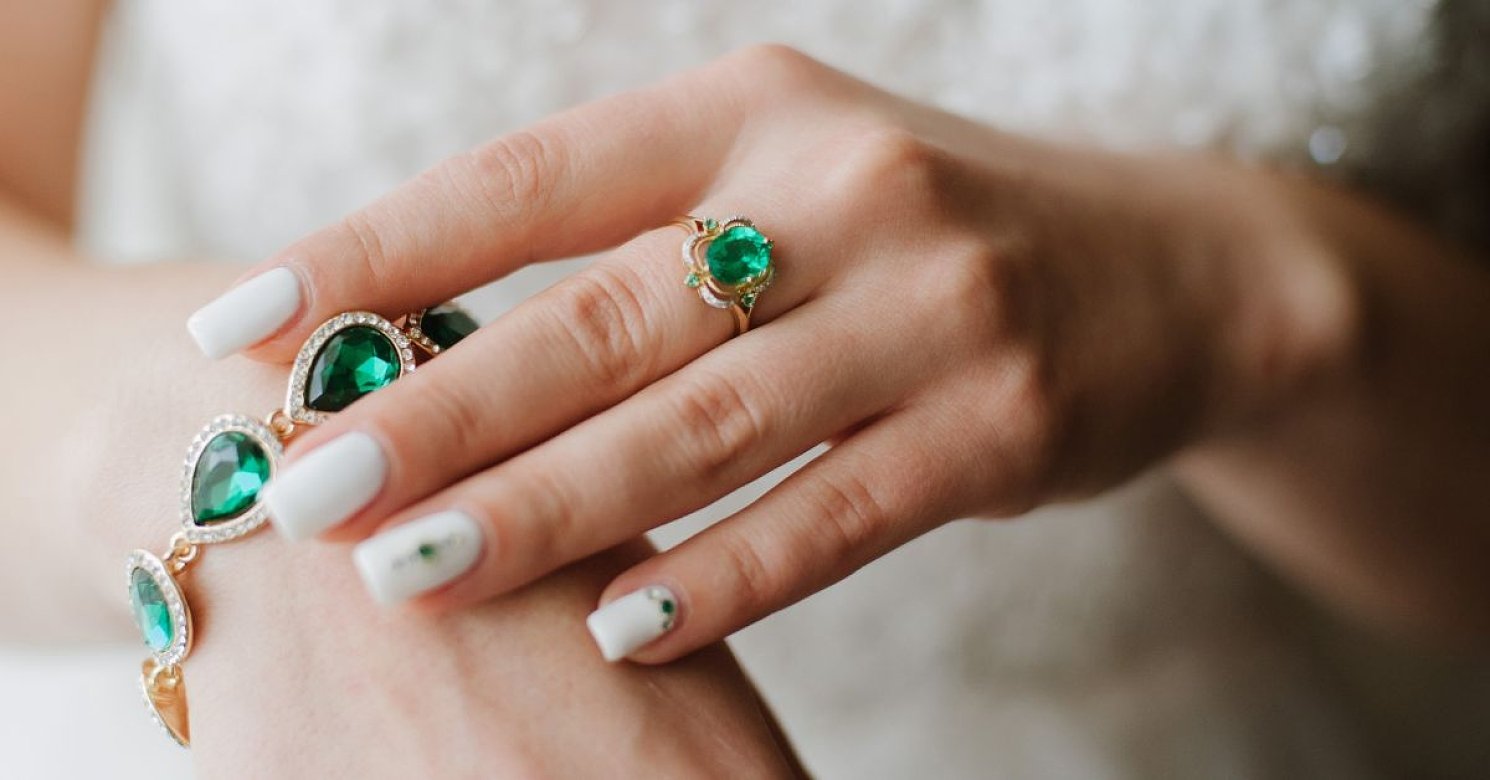 What is the May Birthstone? Gem Birthstone Significance